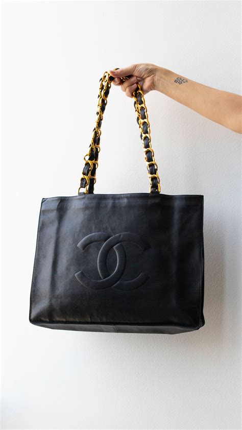 chanel chunky chain tote